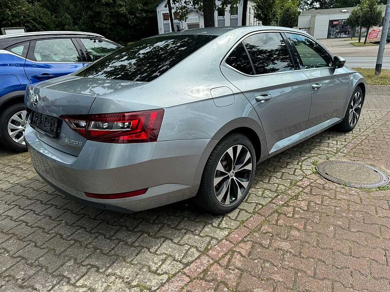 SKODA Superb Lim. Ambition Automatik