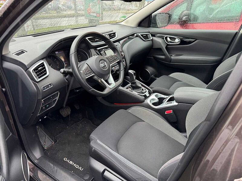 Nissan Qashqai 1.3 N-Connecta Automatik